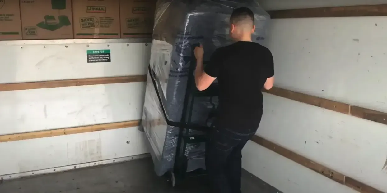 Moving gallery photo 3